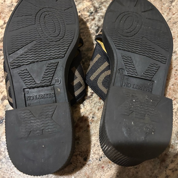 FENDI Logo Black Brown Size 36 Low Heel 5cm Sole Length 23.5cm - Picture 4 of 4